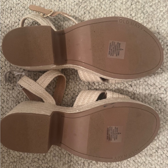 Old Navy Espadrille Cross-Strap Platform Sandals - Picture 3 of 5